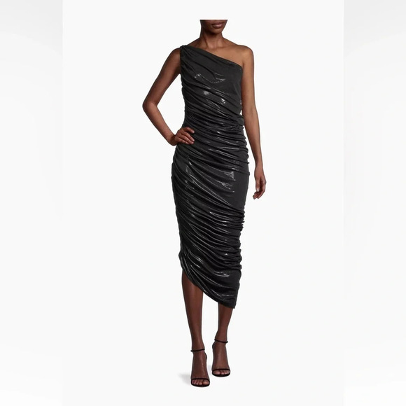 Norma Kamali

Diana Metallic Ruched One-Shoulder Gown - Picture 10 of 15